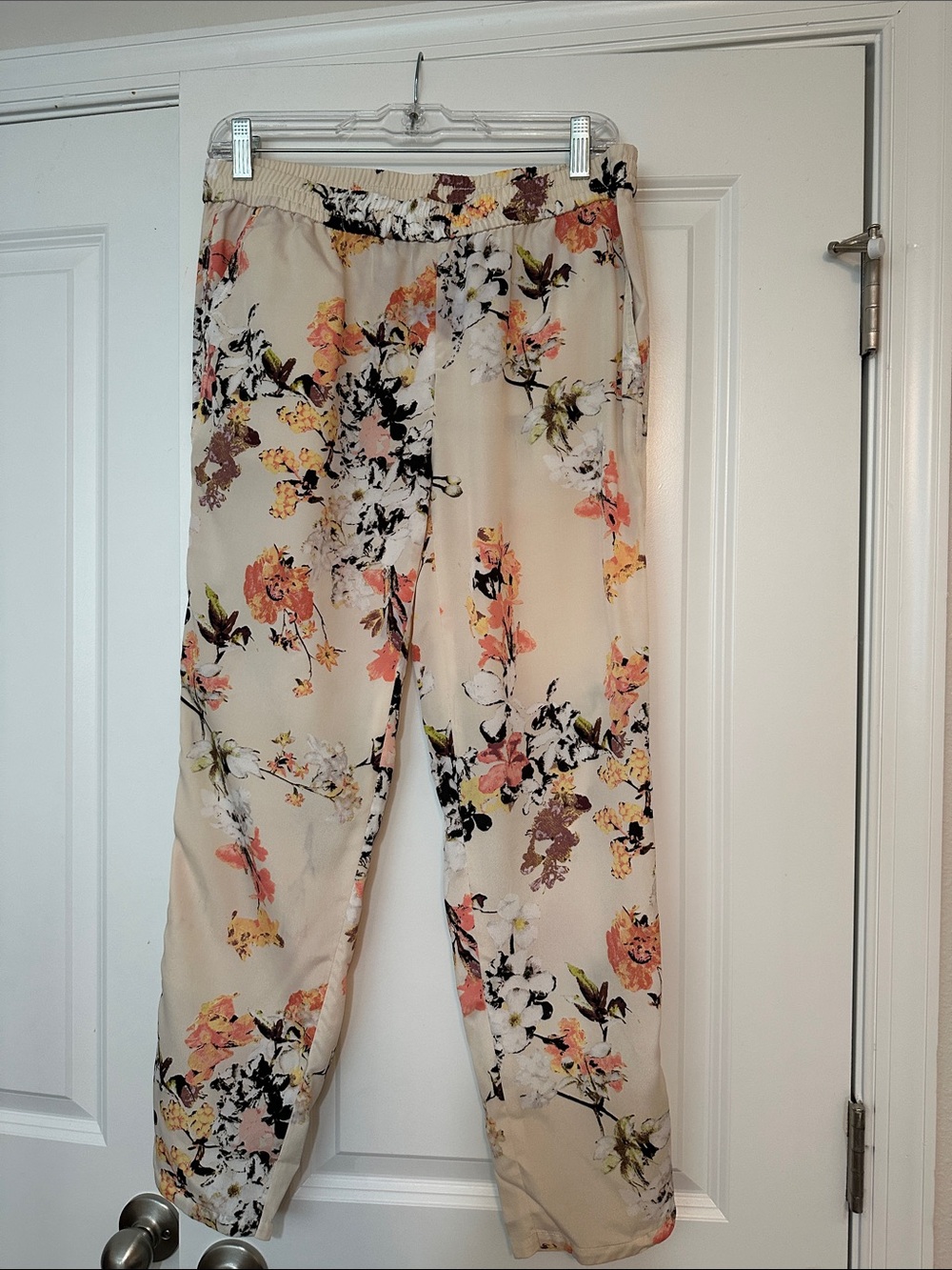 Loft size  Small Satin Floral Print Pants. Elastic waist with side pockets.